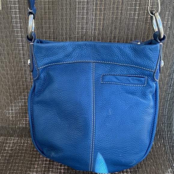 B. Makowsky Blue Leather Pocket Crossbody Bag - Picture 2 of 6
